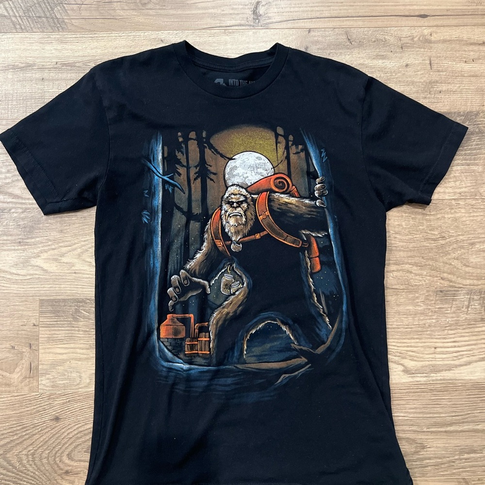 Into the AM Sasquatch tee size S